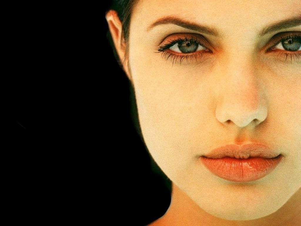     :  :   - Angelina Jolie 014