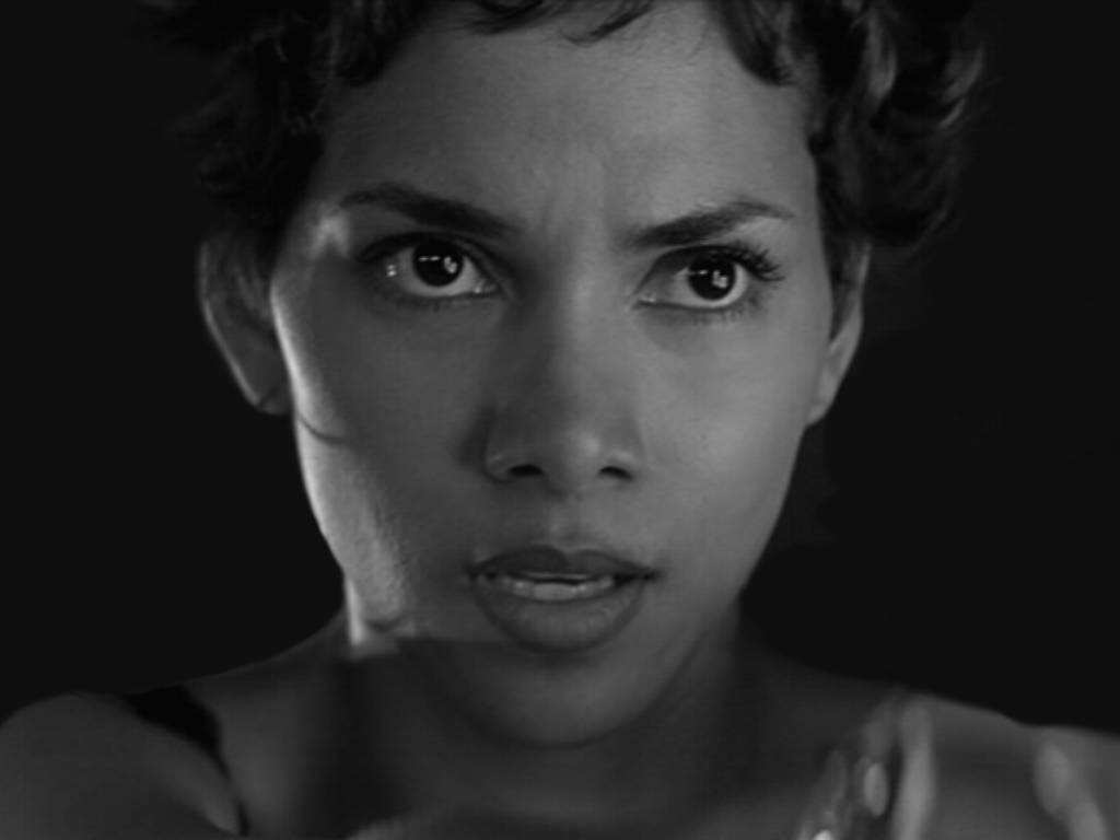     :  :   - Halle Berry 013