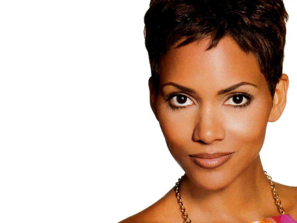     :  :   - Halle Berry 019
