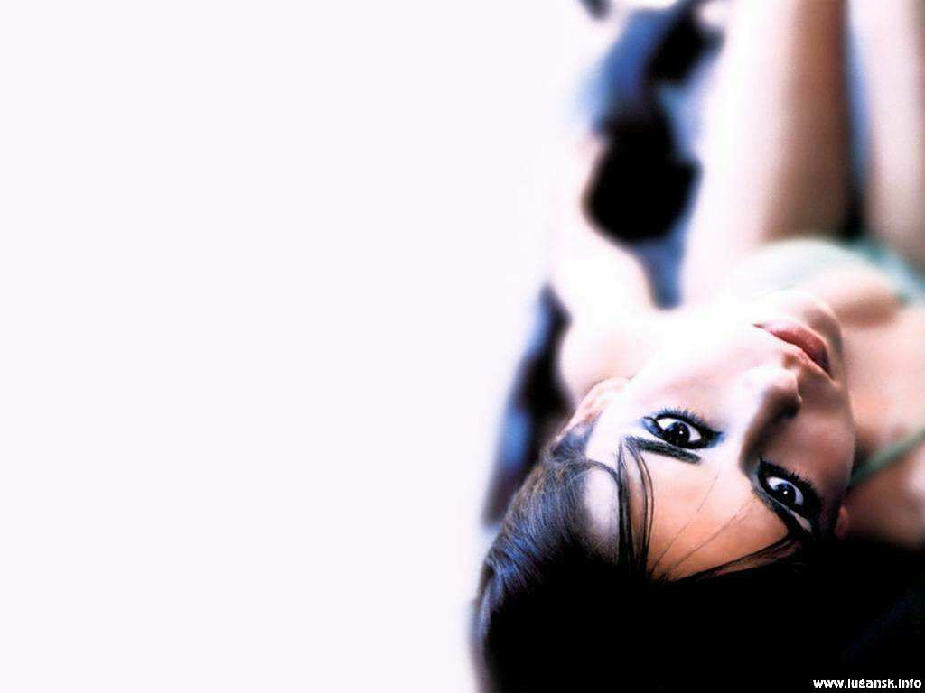     :  :    - Jennifer Love Hewitt 014